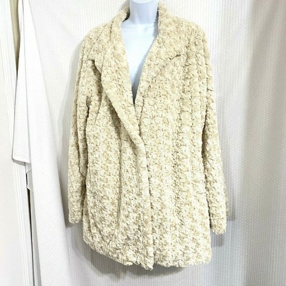 dennis basso Jackets & Blazers - Dennis Basso Cream Faux-Fur Coat Textured Rosette